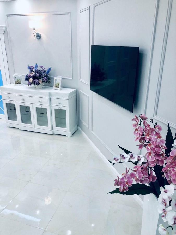 White Apartments In Arcadia Odessa Extérieur photo