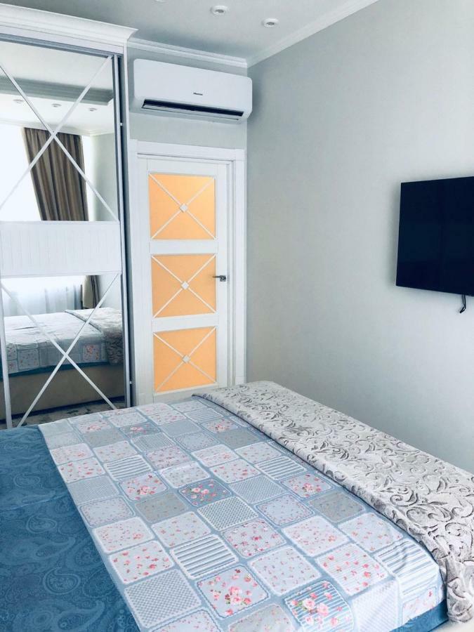 White Apartments In Arcadia Odessa Extérieur photo