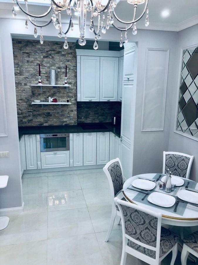 White Apartments In Arcadia Odessa Extérieur photo