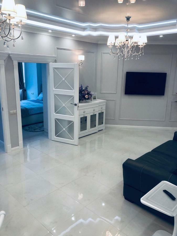 White Apartments In Arcadia Odessa Extérieur photo